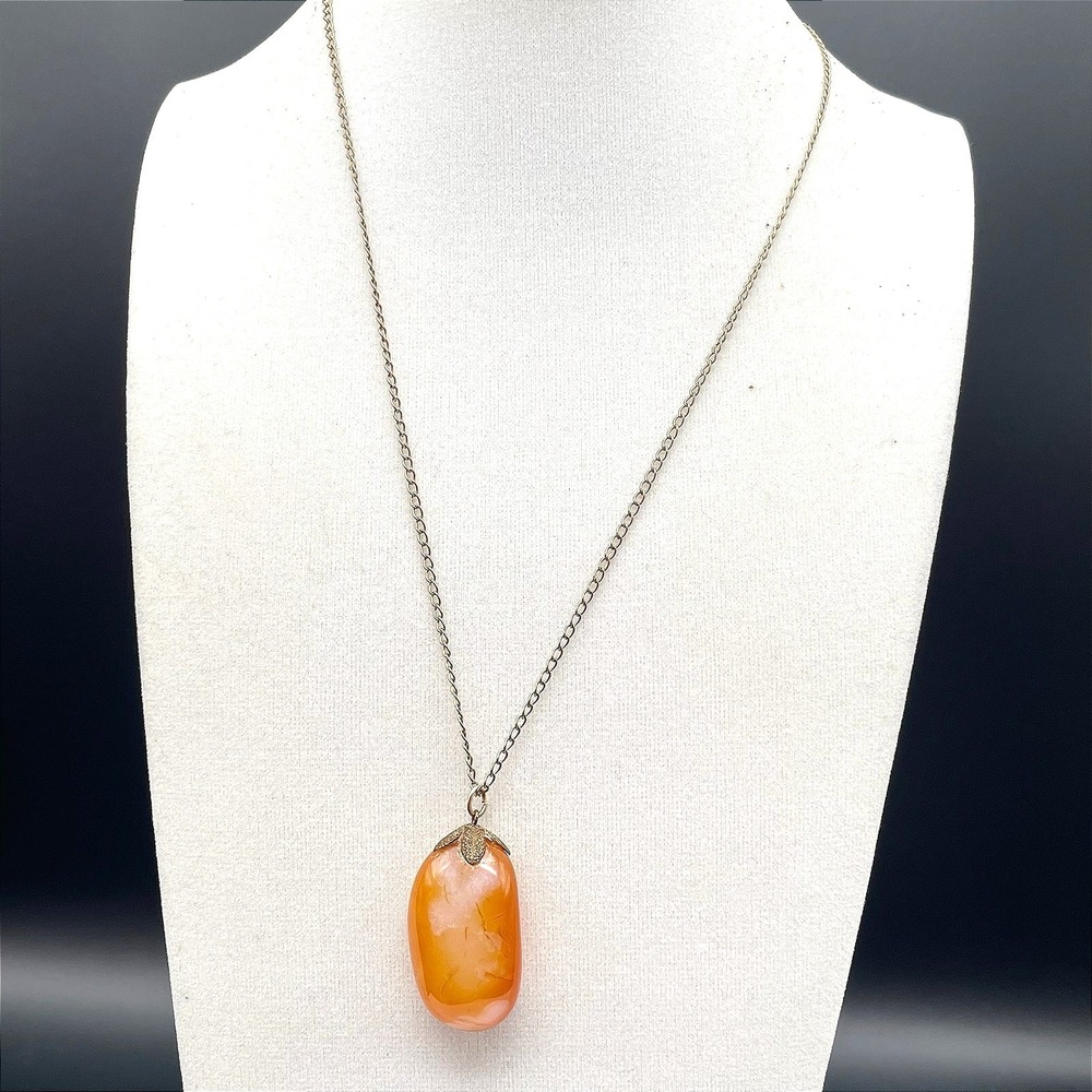 VTG Orange Carnelian Agate Stone Pebble Pendant Necklace Long Chain Gold Tone
